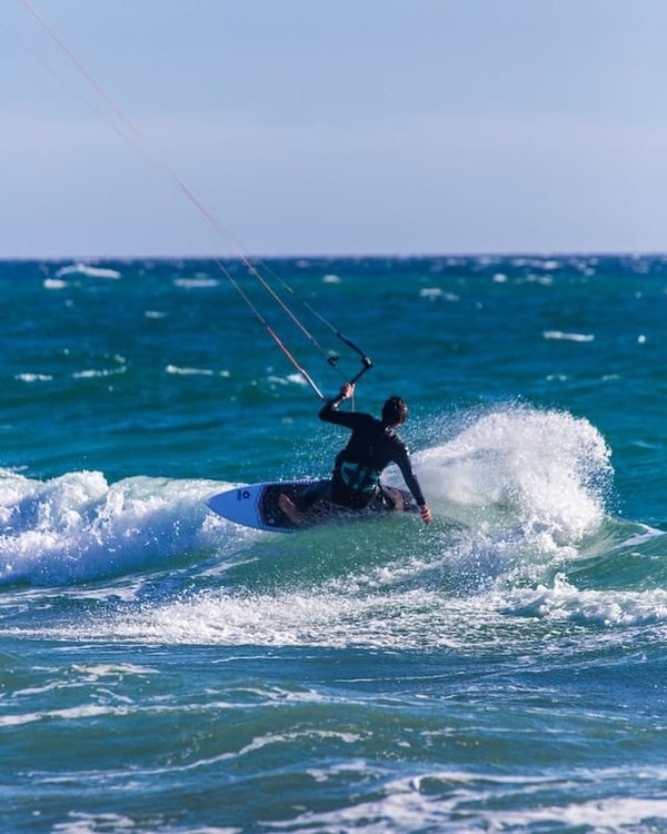 Les possibilités infinies du kitesurf